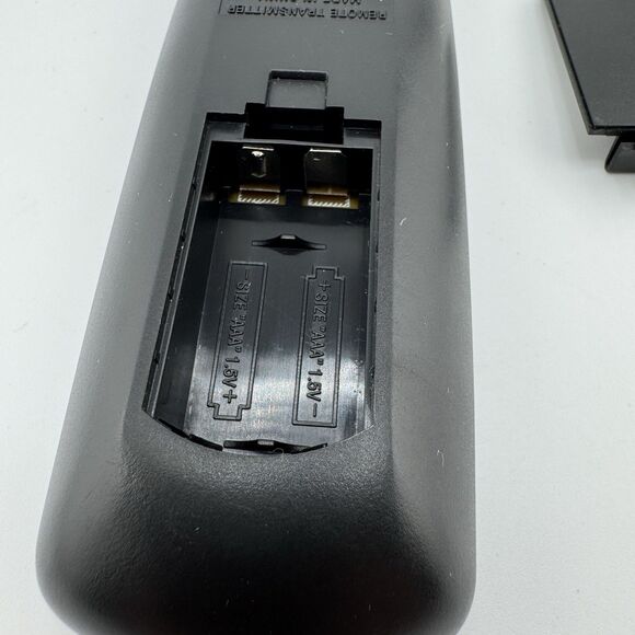 RCA Universal Remote Tuner/ CD/ Tape/ Video Purple Buttons - Picture 3 of 3